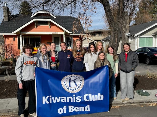 Kiwanis Club of Bend honoring veterans